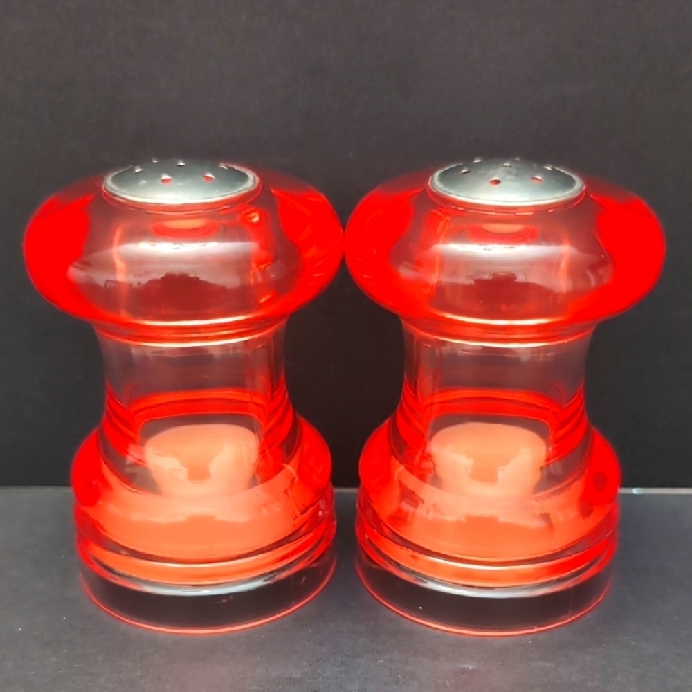VTG,Retro Red Acrylic Salt/Pepper Shakers .